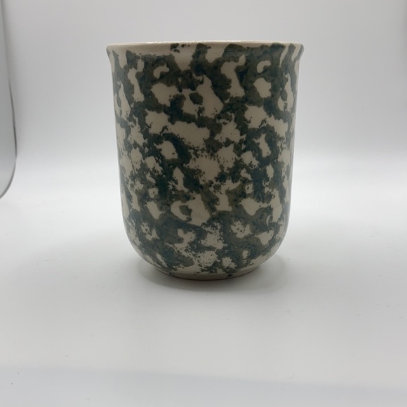 Vintage Green & White “Holiday” pattern mug. - Picture 2 of 6